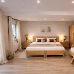Haus Der Alten Baeume - Retreathaus هيلسهايم